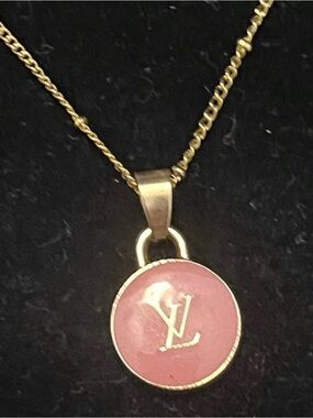 Louis Vuitton Pink Enamel Round Pendant Necklace in Gold Tone